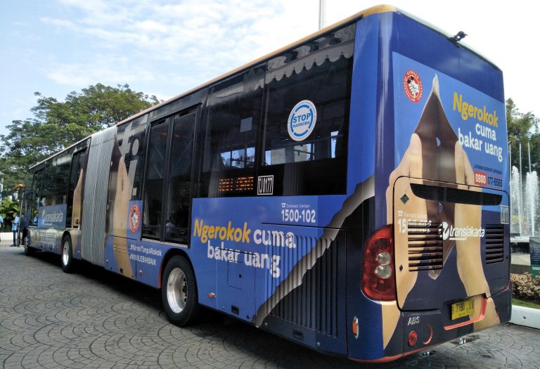 DKI Kampanye Anti Rokok di Bus Transjakarta